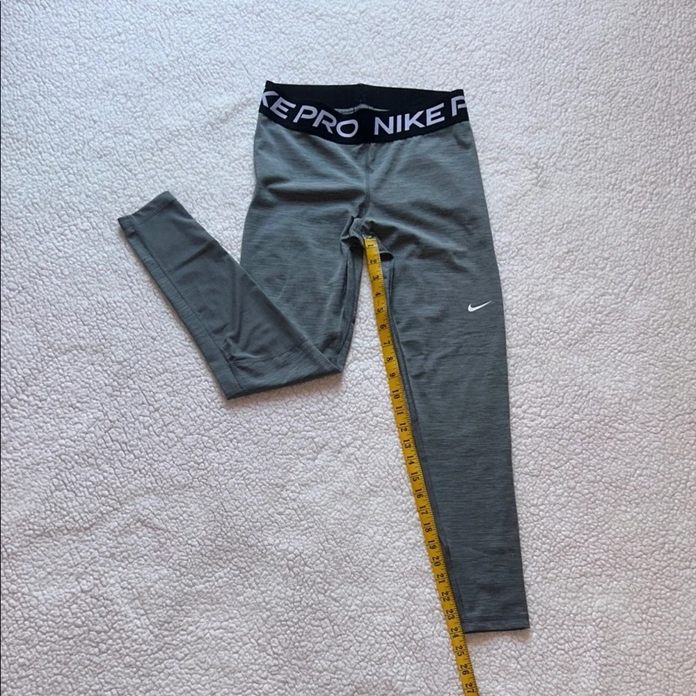 Nike Pro Gray Leggings for Ultimate Performance - Picture 5 of 10
